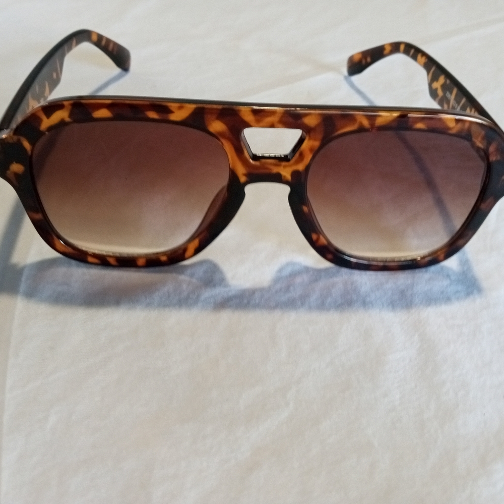 Feisedy Aviator Animal Print Style Sunglasses